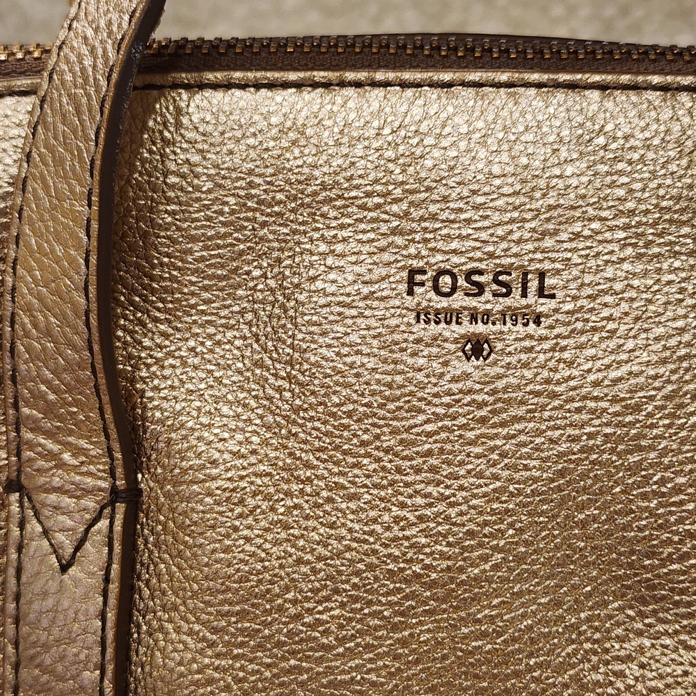 Fossil Metallica Leather Purse - Picture 3 of 16